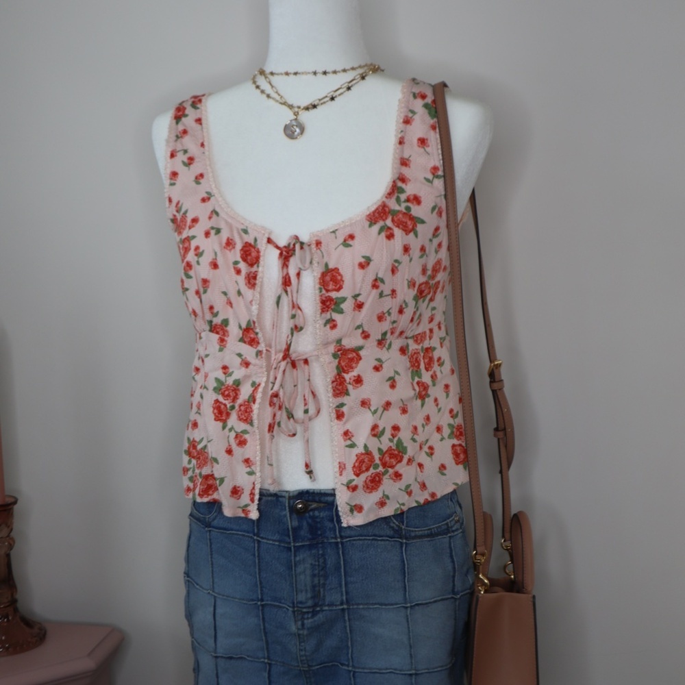 NWT Sky to the Moon Tie Front Top from Quiet Storm, Pink with Roses, Medium